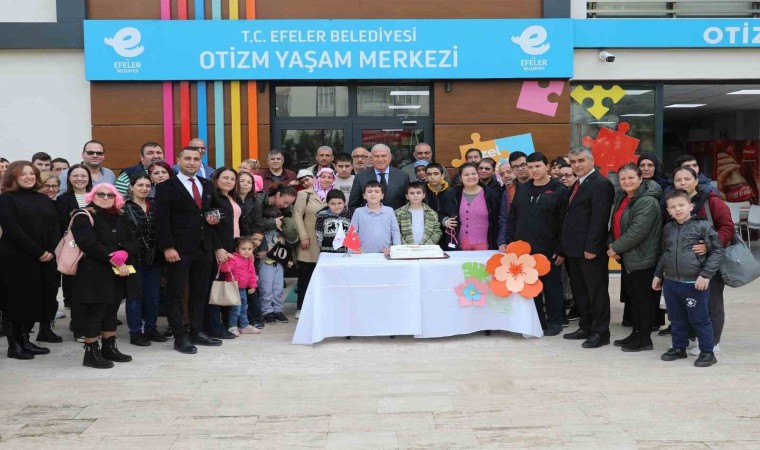 Efelerin özel çocukları Otizm Yaşam Merkezinin ikinci yılını kutladı