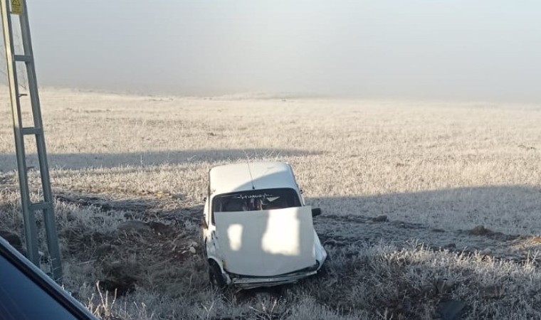 Elazığda gizli buzlanma kazaya neden oldu, 1 kişi yaralandı