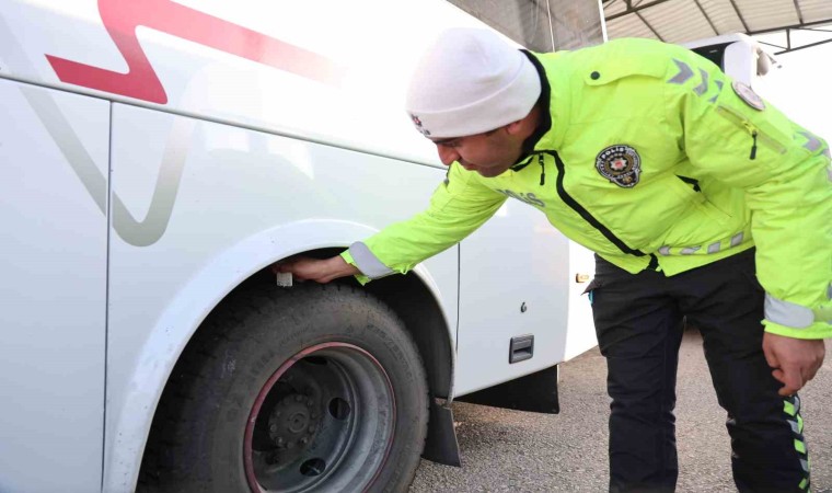 Elazığda kış lastiği denetimleri sürüyor