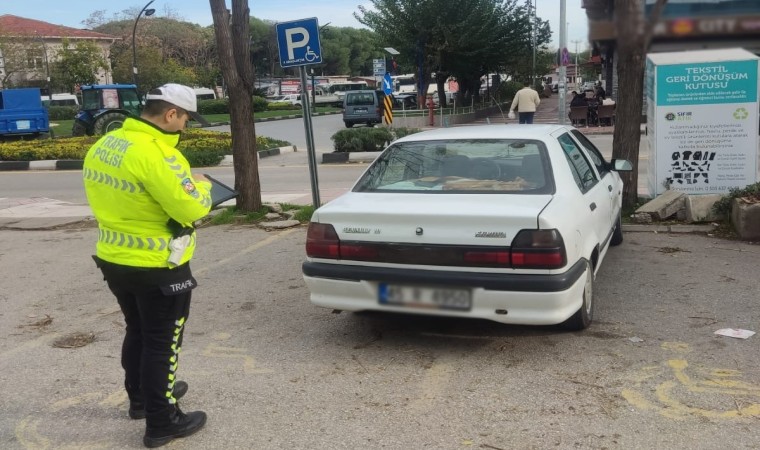 Engelli yerine hatalı park edenler affedilmedi