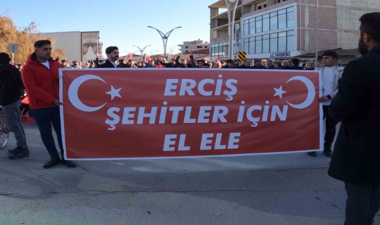 Ercişte şehitleri anma ve teröre lanet yürüyüşü yapıldı