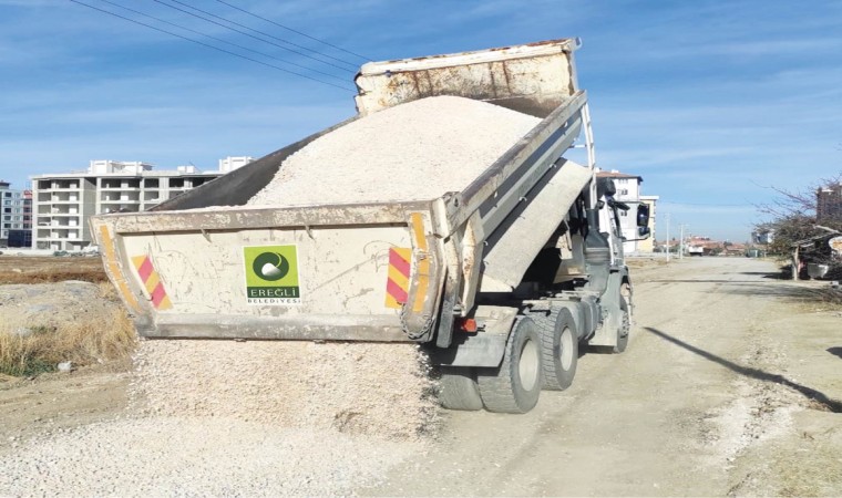 Ereğlide yol bakım ve onarım çalışması devam ediyor