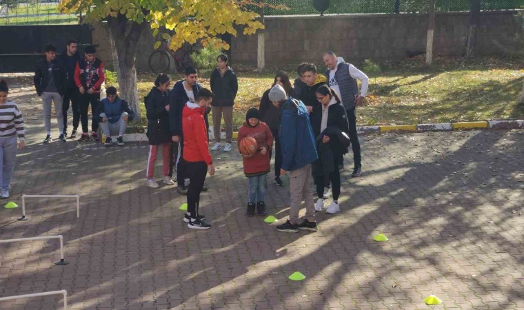 ERU Spor Bilimleri Fakültesinden Bir gün değil her gün yanınızdayız etkinliği