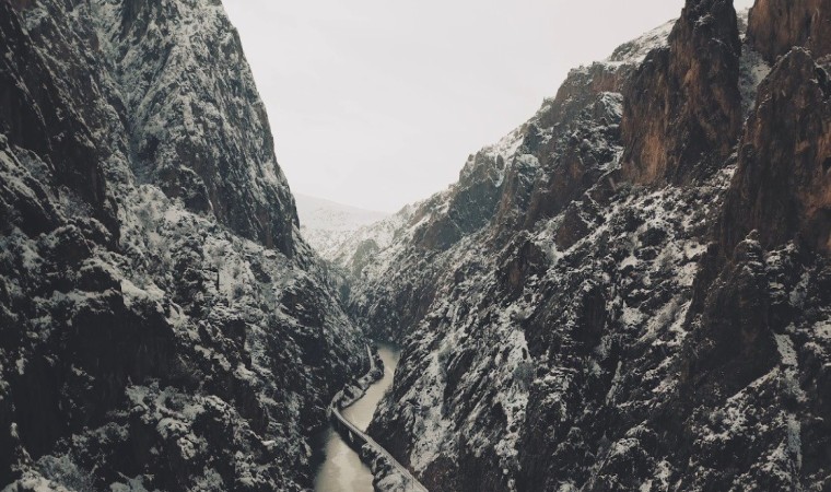 Erzincandaki masalsı kanyonlar turizmcileri cezbediyor