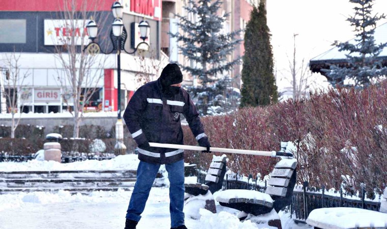 Erzurumda kar ve soğuk etkisini sürdürüyor