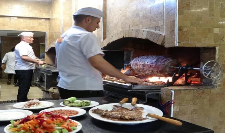 Erzurum’un vazgeçilmez yemeği cağ kebabı, ’dünya lezzetleri’ listesinde ilk 20’de