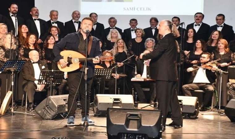 Eskişehirde Türk Sanat Müziği Korosu ‘Hüsnü Üstün Besteleri konseri yoğun ilgi gördü