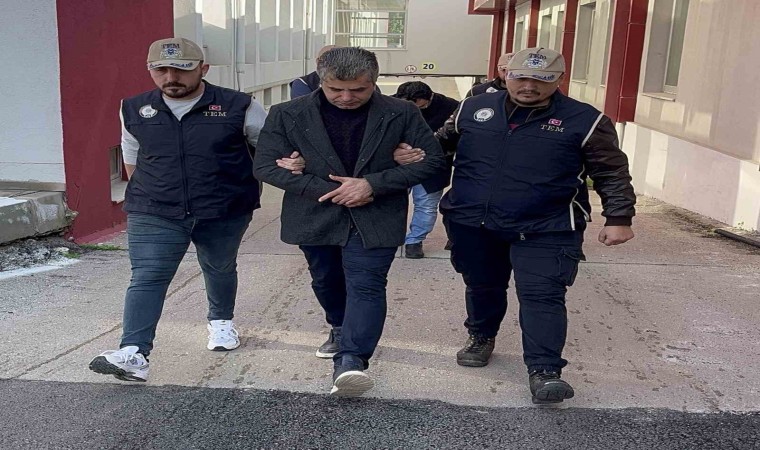 FETÖcü hükümlü öğretmen ve polis Adanada yakalandı