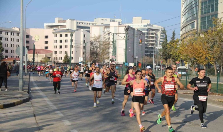 Gazi yarı maratonu, 7den 70e beğeni topladı