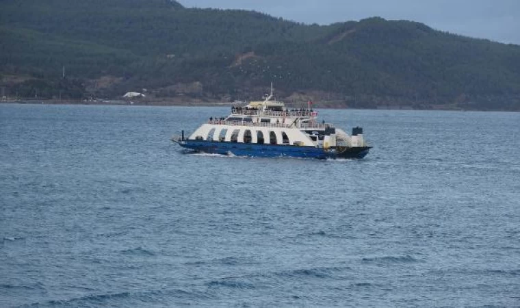 Gökçeada feribot seferlerine ’fırtına’ engeli  