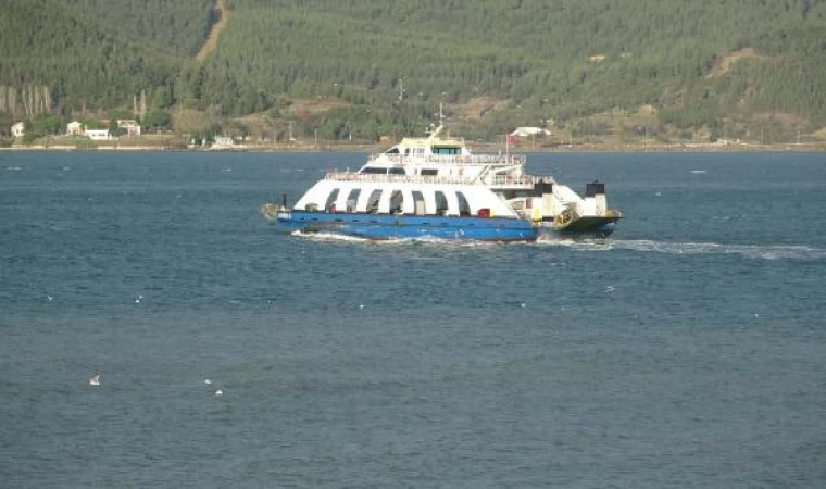 Gökçeada ve Bozcaada feribot seferlerine ’fırtına’ engeli