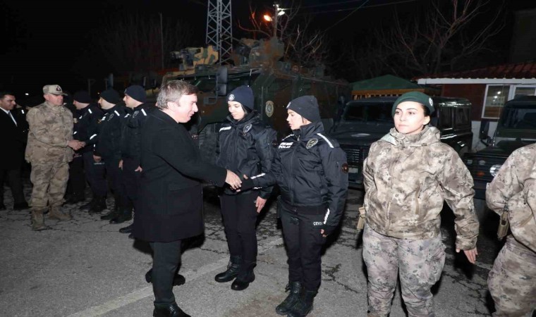 Görevi başındaki güvenlik güçlerine yeni yıl ziyareti