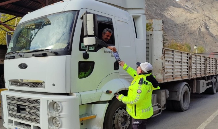 Hakkaride kış lastiği uygulaması