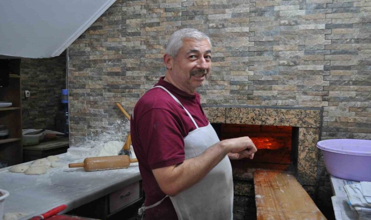 Herkes soğukla mücadele ederken o sıcaktan bunalıyor