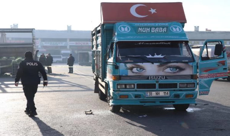 Husumetli pazar esnafı arasında silahlı kavga: 1 ölü, 1 yaralı