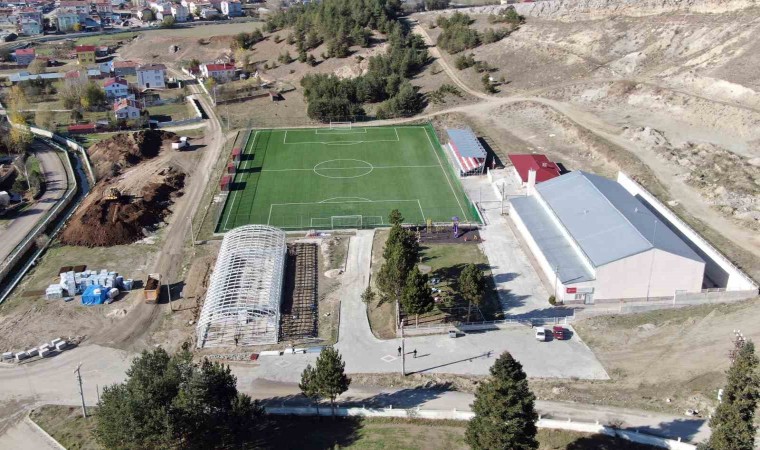 İlçedeki çocukların yüzme öğrenmesini sağlayacak havuzda sona gelindi