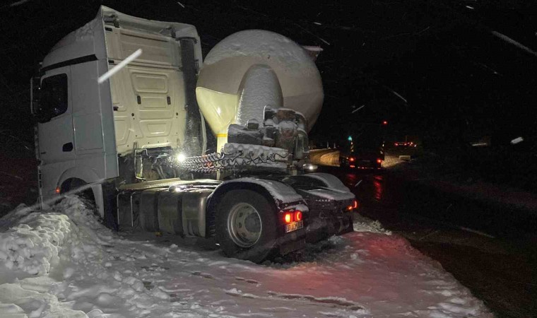 Ilgaz Dağında yoğun kar yağışı: Kar kalınlığı 10 santimetreyi aştı