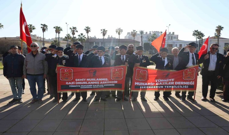 İskenderunda kahraman gaziler, şehitleri andı