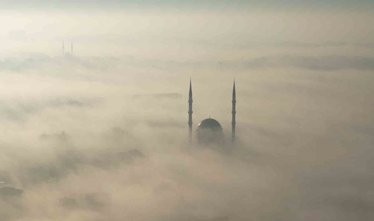 İstanbulda büyüleyici sis manzarası havadan görüntülendi