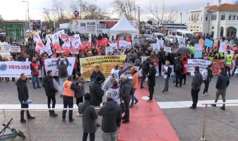 Kadıköy’de kadro isteyen işçiler eylem yaptı 