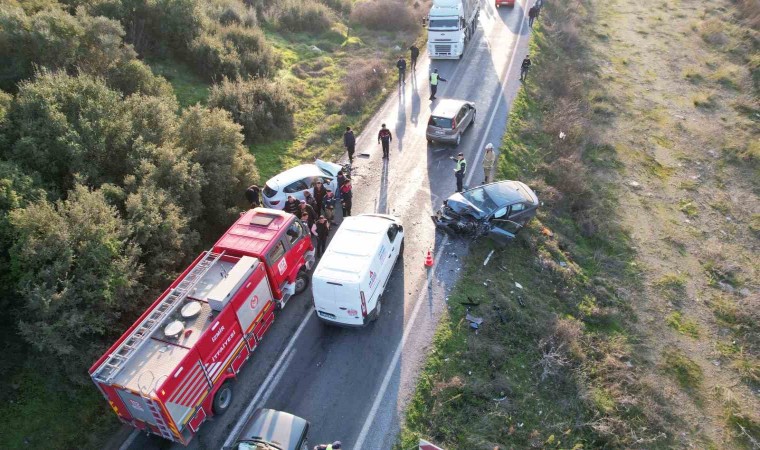 Kafa kafaya çarpıştılar, ortalık savaş alanına döndü: 2 yaralı