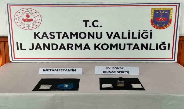 Kağıt peçeye emdirilmiş kannabinoid ele geçirildi: 1 tutuklama