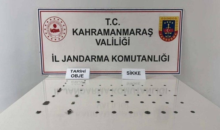 Kahramanmaraşta sikke ve tarihi objeler ele geçirildi