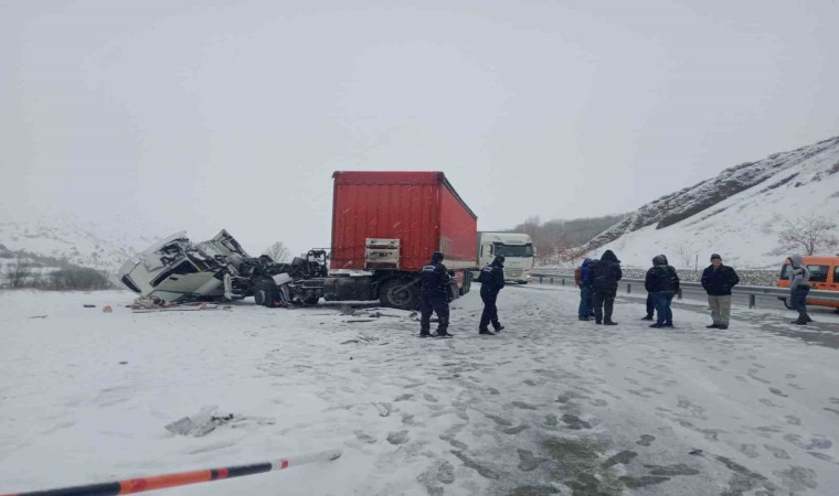 Kar yağışı trafik kazalarına neden oldu