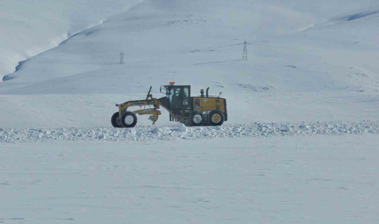 Karsta 33 köy yolu ulaşıma kapandı