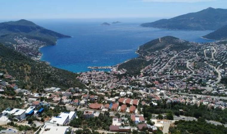 Kaş’ta kaçak yapı yıkım ihalesi ’teklif veren olmadığı için’ 8’inci kez iptal edildi