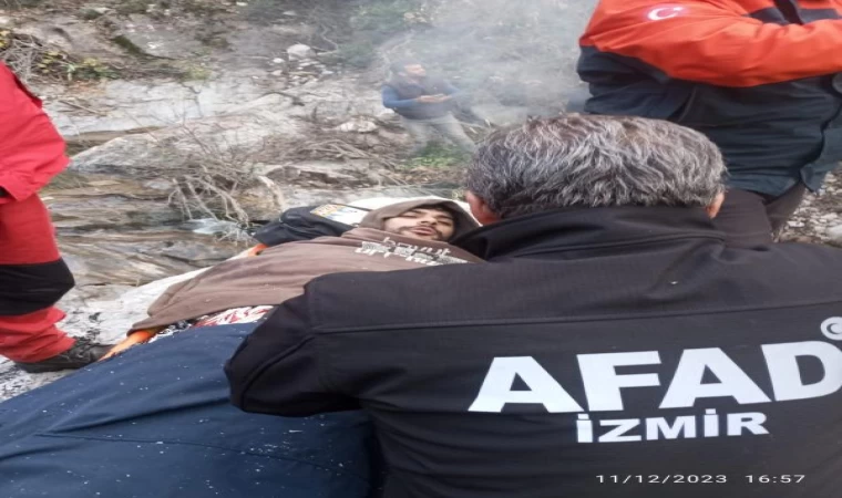 Kayalıklardan düşerek yaralandı, helikopterle kurtarıldı 