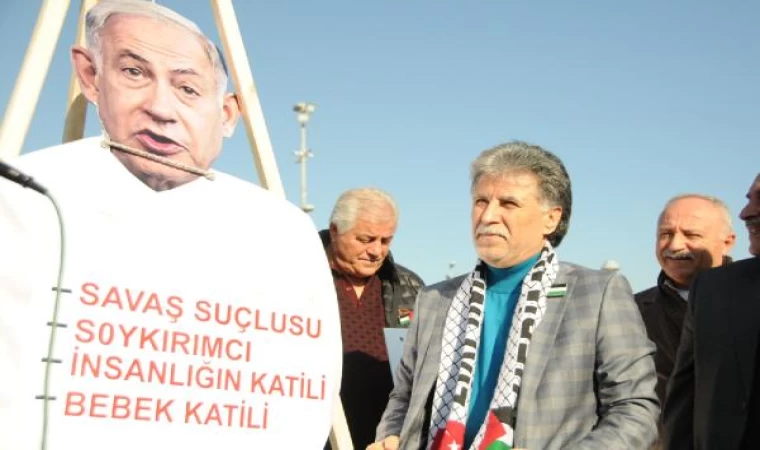 Kayseri’de İsrail protestosu; Netanyahu’nun maketi asıldı