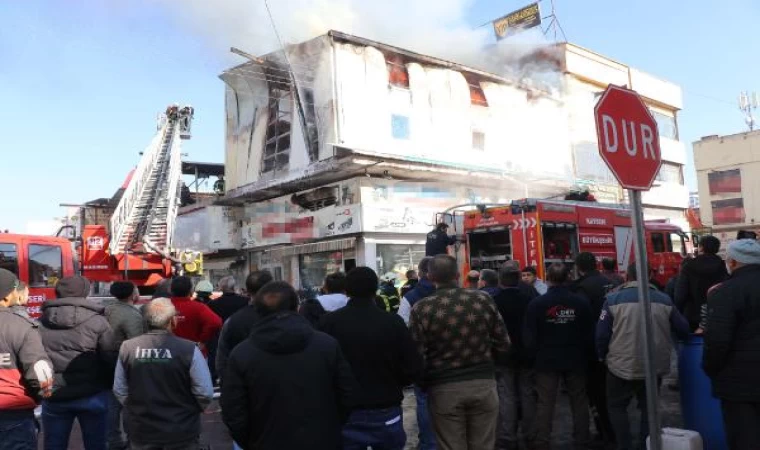 Kayseri’de tarım makineleri satan iş yerinde yangın