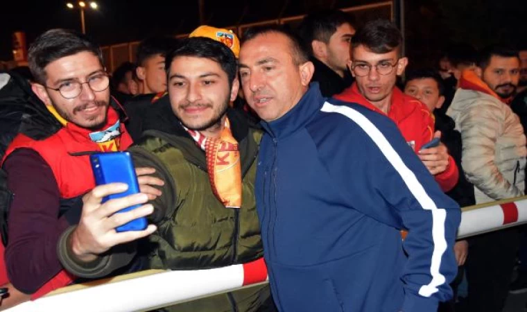 Kayserispor kafilesi tezahüratlarla karşılandı