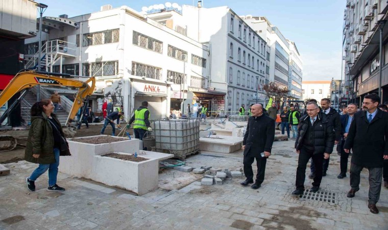 Kemeraltının ana caddeleri göz kamaştıracak