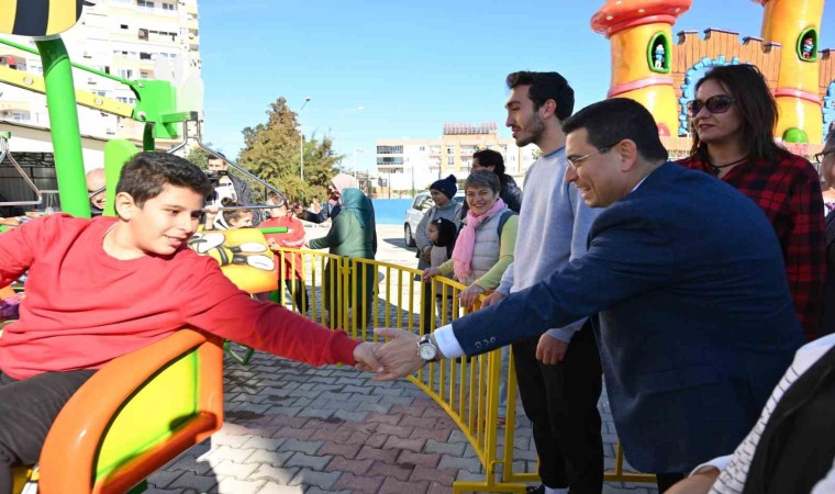 Kepez Belediyesi özel çocukları Lunaparkta ağırladı