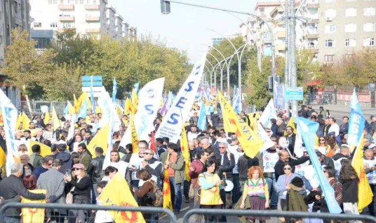 KESK’ten Diyarbakır’da ’Emekten Yana, Demokratik Halk Bütçesi’ mitingi