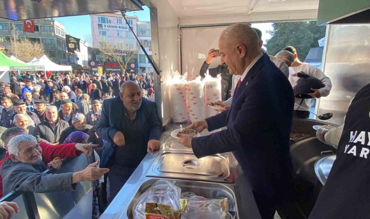 Kocaelide şehitler için mevlit okutuldu, yemek dağıtıldı