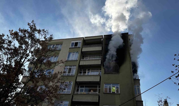 Konyada 5. kattaki dairede çıkan yangın korkuttu