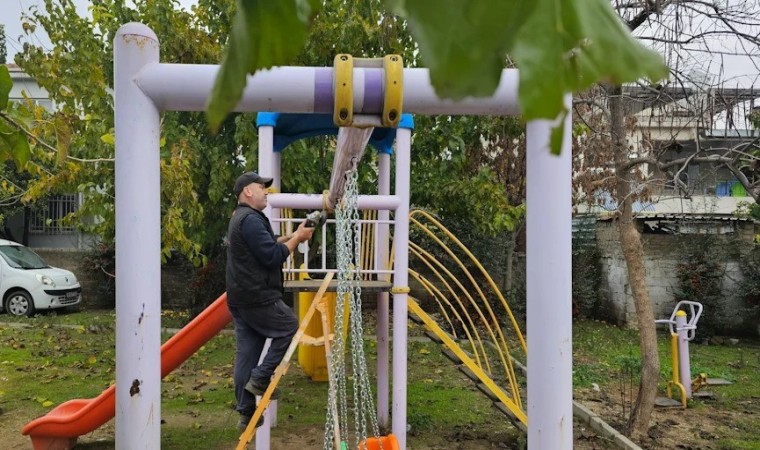 Köşkte çocuk parkları yenileniyor