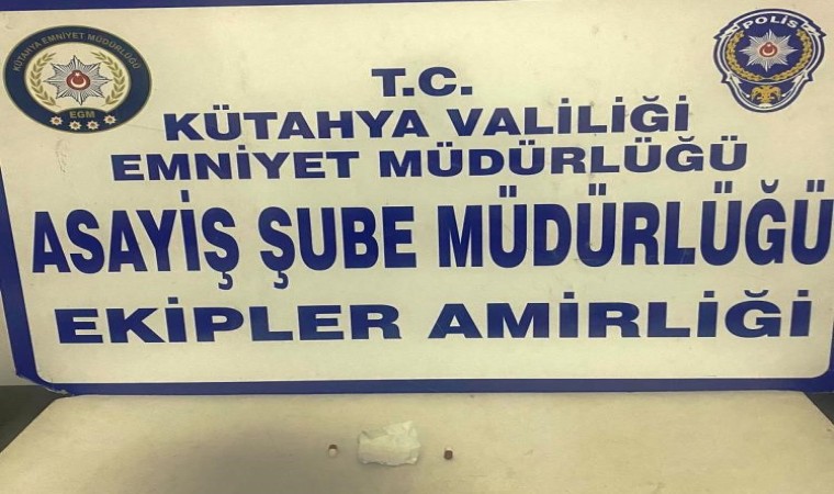 Kütahyada bir şahsın üzerinde uyuşturucu ele geçirildi