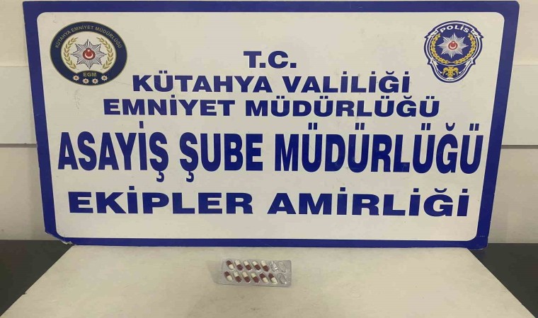 Kütahyada polisin önleyici hırsızlık uygulamasında uyuşturucu ele geçirildi