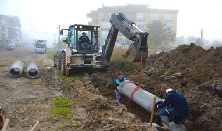 Lapsekide altyapı çalışmalarıyla su taşkınları önleniyor