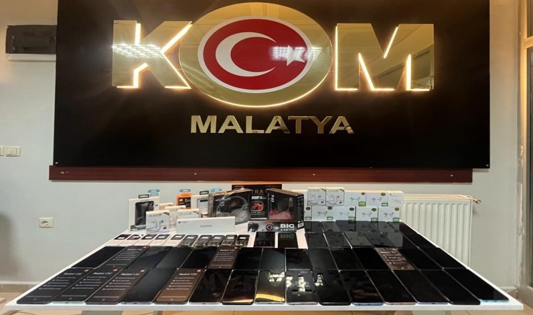 Malatyada çok sayıda kaçak cep telefonu ele geçirildi