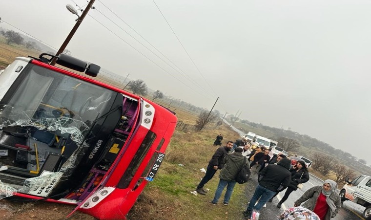 Mardinde yolcu midibüsü devrildi: 5 yaralı