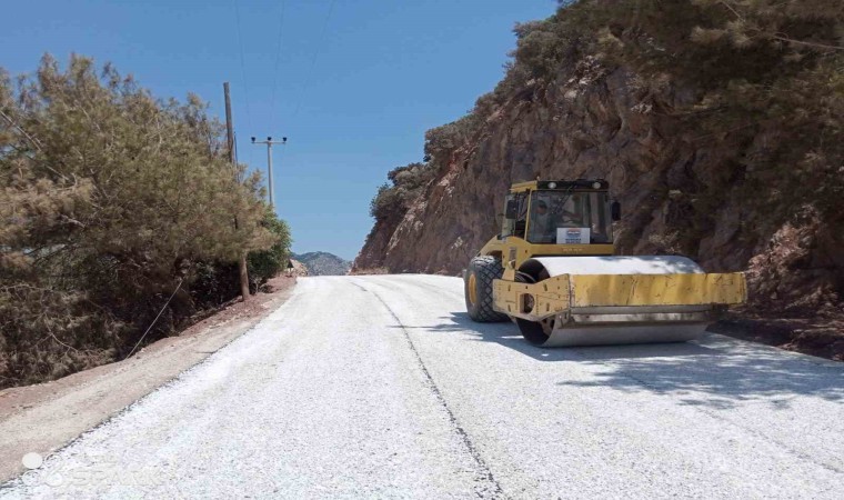 Marmariste dört mahallede 17 bin 584 yol yenilendi