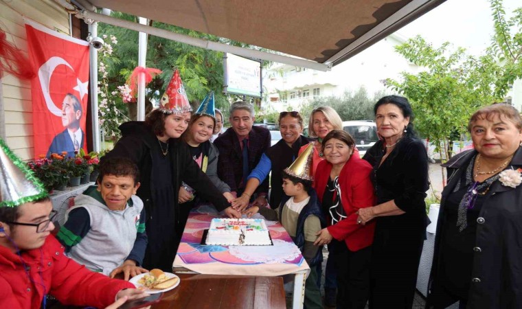 Marmariste özel çocuklar, Başkan Oktayla yeni yılı kutladı