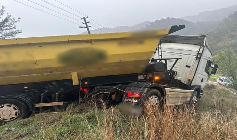 Marmariste trafik kazası: 3 yaralı