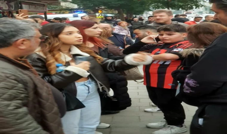 Metro istasyonunda yürüyen merdiven ters yönde hareket etti, düşen 5 kişi yaralandı