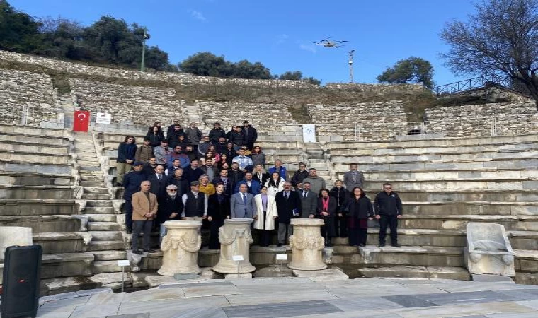 Metropolis Antik Kenti’nde gün yüzüne çıkarılan eserler tanıtıldı